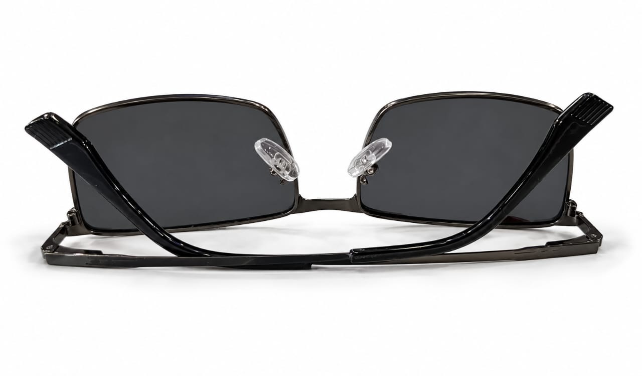Polarized black sunglass