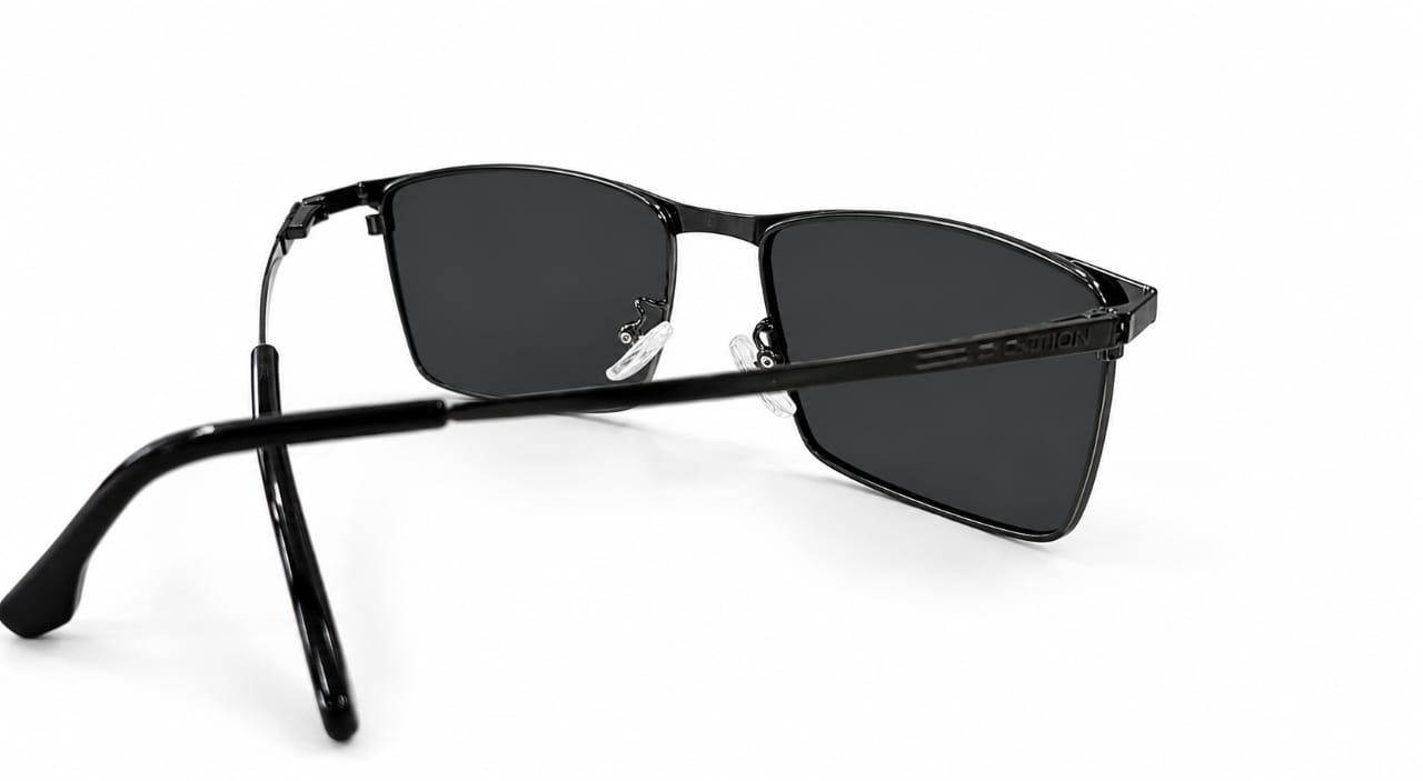 Polarized black sunglass
